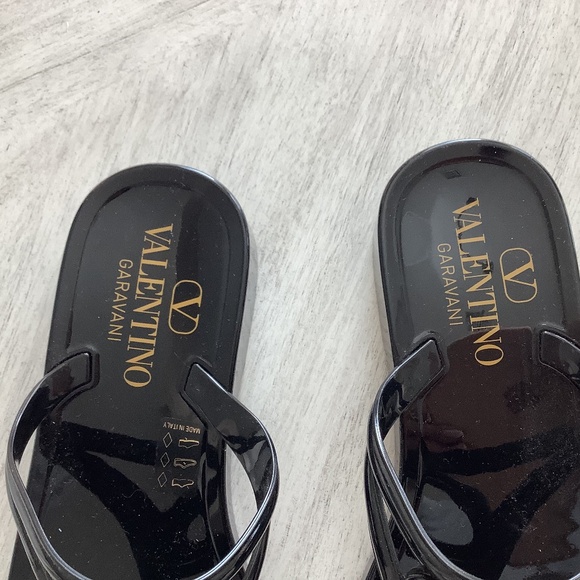 NWOB Valentino Black Thong Rubber Sandals sz 39 - Picture 6 of 7